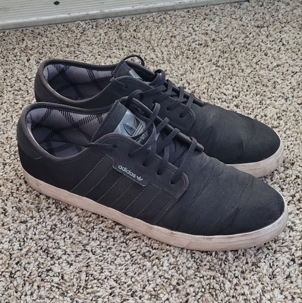 Black & White Adidas Seeley Skate/Sneakers